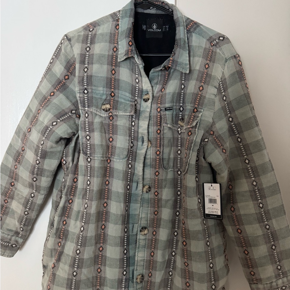 Brand new super warm Volcom fleece lined relaxed fit jacket.